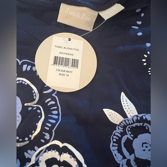 New With Tags, Beautiful Navy Women's Tunic, Size 14, 3/4 Sleeves & V-Neckline - Picture 5 of 17